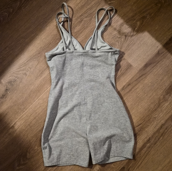 ALO Yoga Gray Jumpsuit - Picture 4 of 4